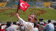23 Nisan Neşe Doluyor İnsan