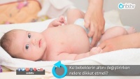 Kız bebeklerin altını değiştirirken nelere dikkat etmeli?
