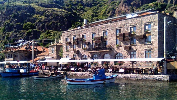 Assos