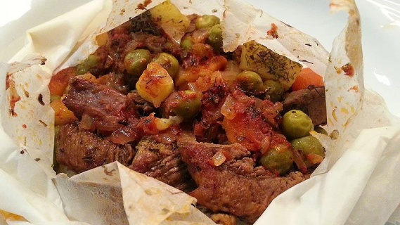 Beşamel Soslu Kağıt Kebabı