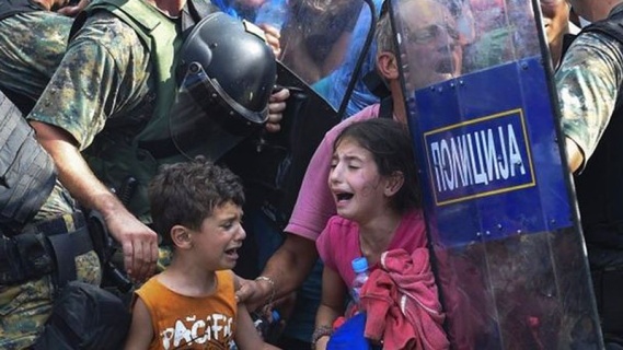 Makedonya Sınırında Göçmenler