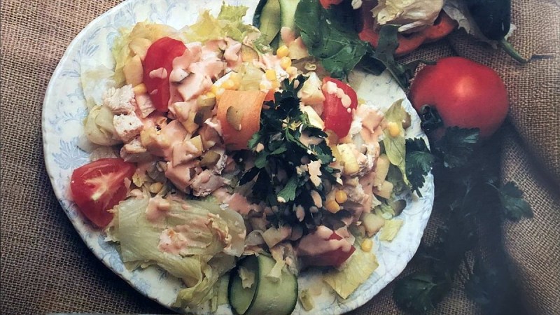 Elmalı Tavuk Salatası