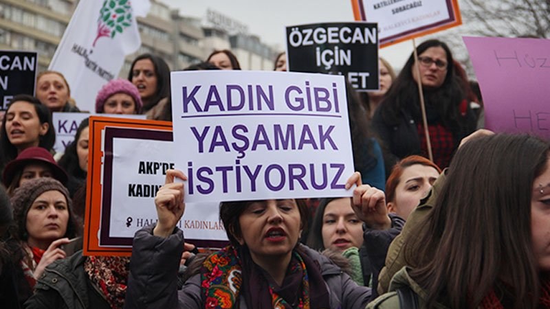 Kadınlar Vardır!