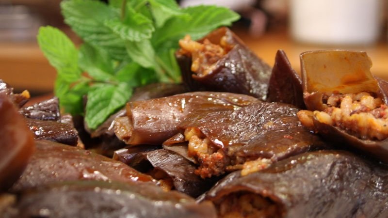 Zeytinyağlı Patlıcan Dolması 